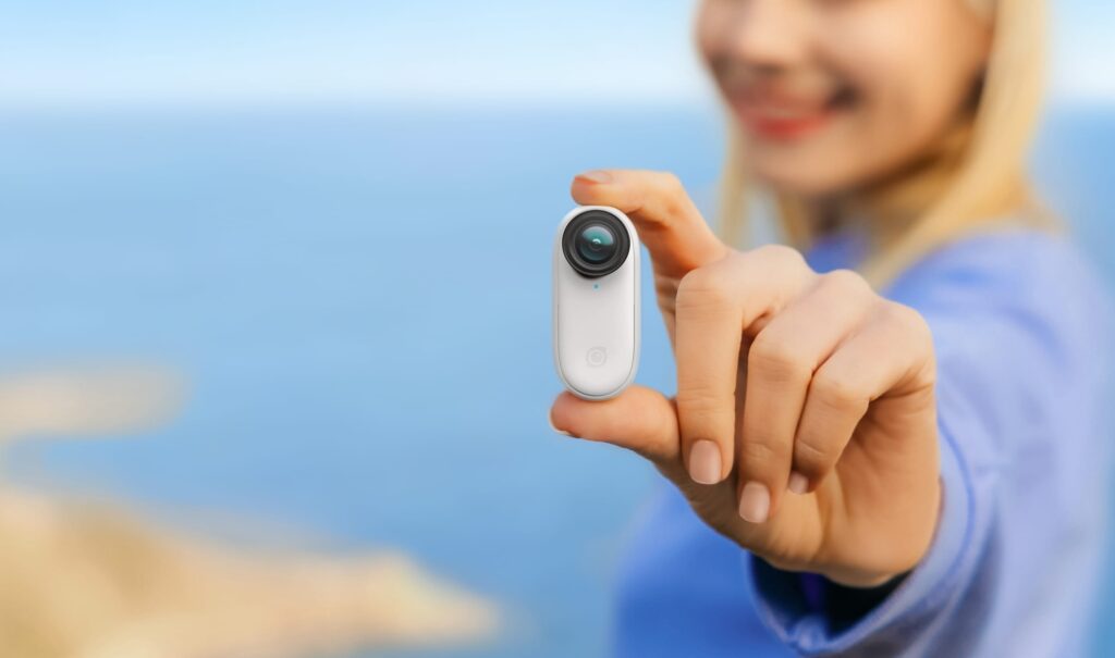 10 Nice to Have Travel Gadgets for Your Next Adventure - kv 1 pc kv 1 pc