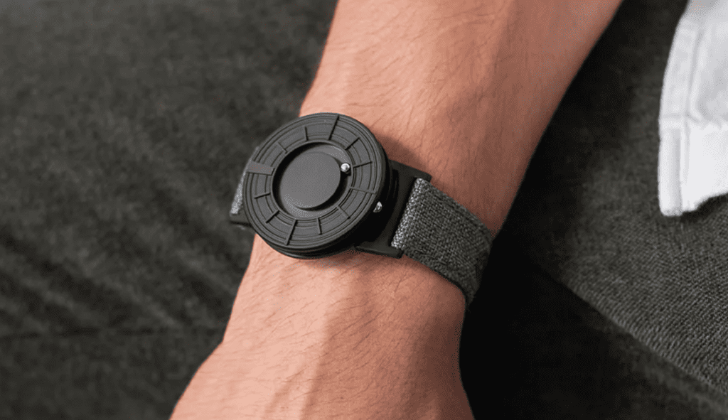 Top Wearable Gadgets That Are Perfect for Holiday Gifts - image 76 image 76