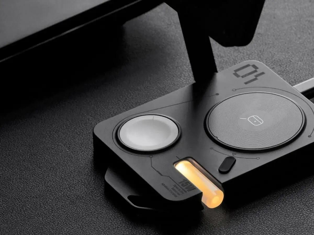 This awesome charger provides 15W fast wireless charging on-the-go.