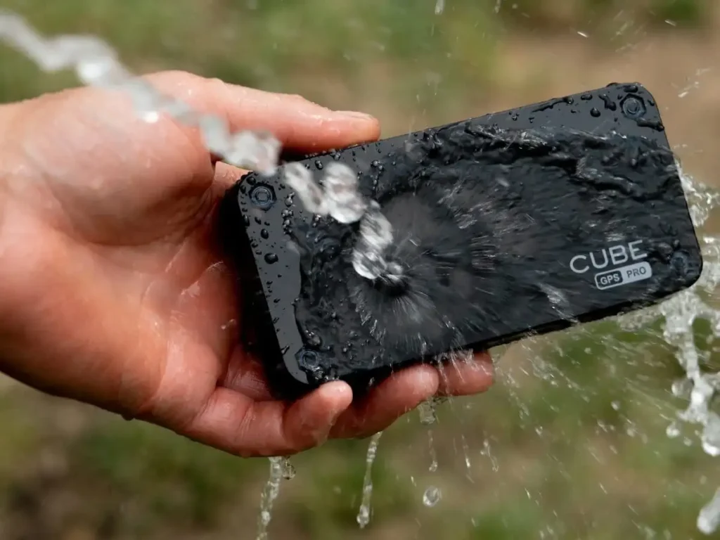 This Cube GPS tracker provides live location tracking so you stay safe instantly