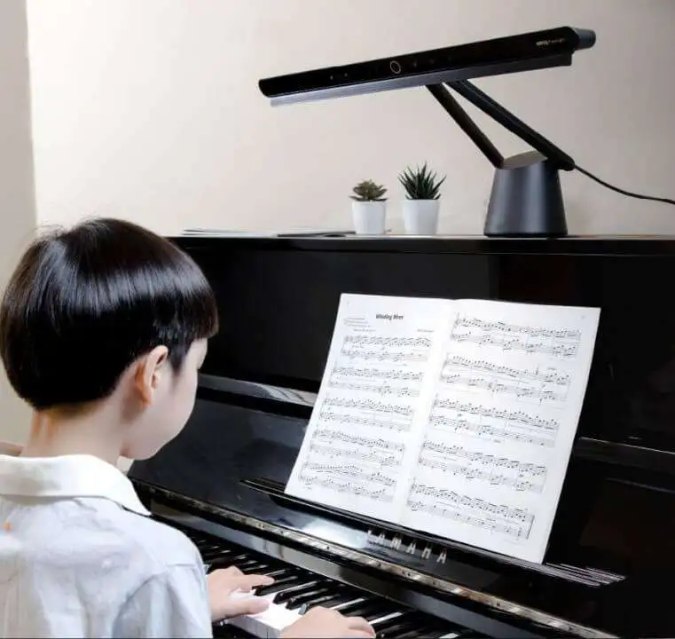 BenQ PianoLight Illuminate Not Just The Music Sheet, But Also The Keys - 06 1 1 06 1 1