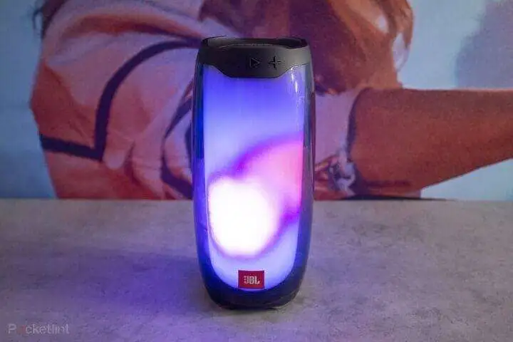 149257 speakers review hands on harman pulse 4 portable speaker initial review light me up turn me up image6 u4qi9afzbs