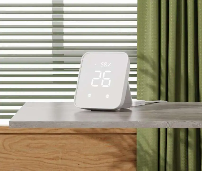 4 in 1 hub that consolidate all your remotes 7