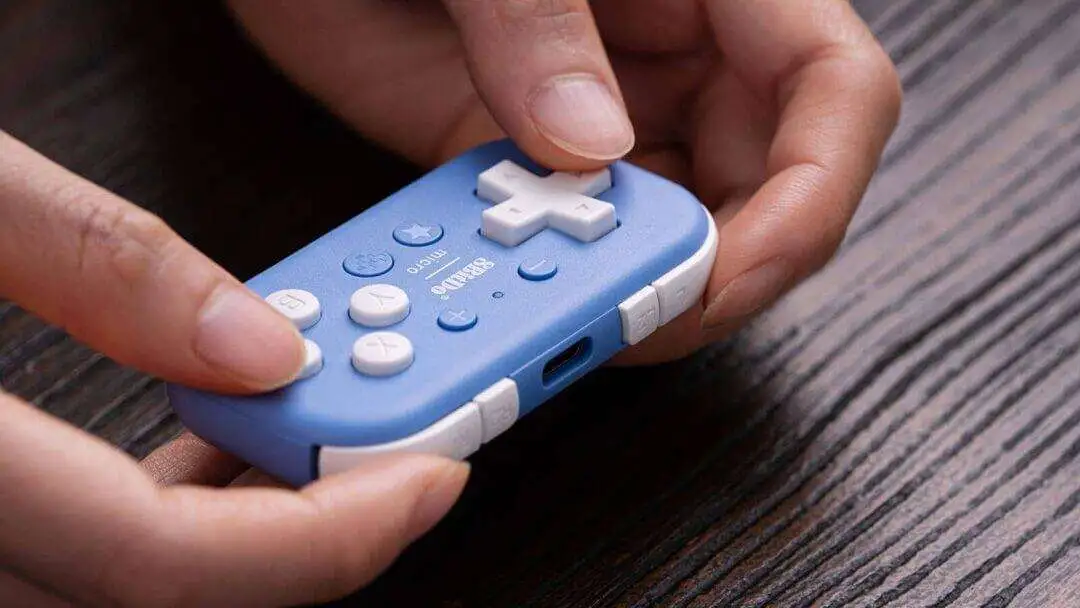 8BitDo Micro Bluetooth Gamepad 01 1