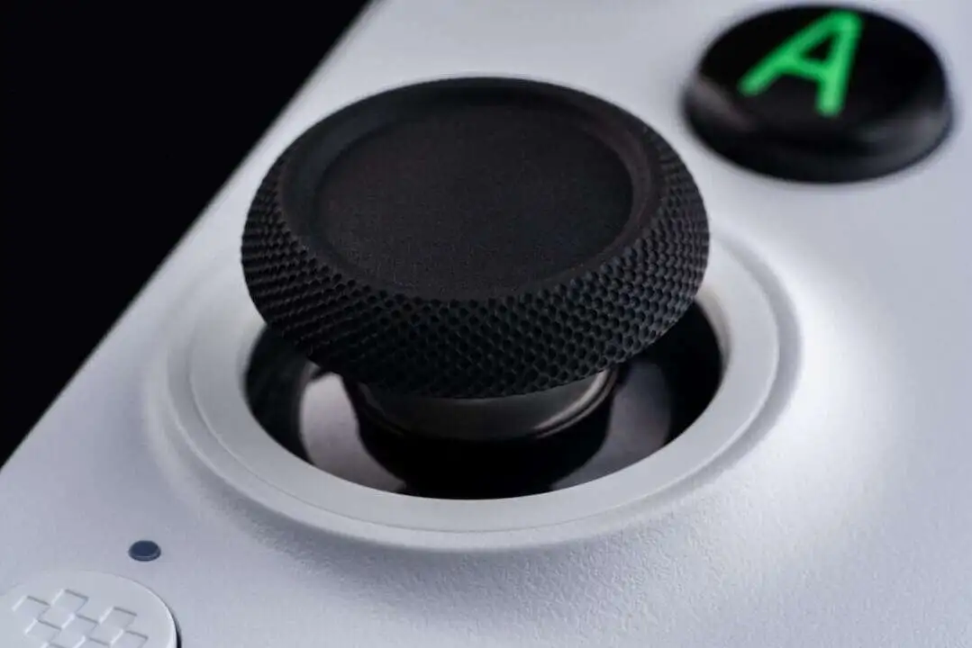 8Bitdo Gaming Controller gives you precise control with Hall Effect Joysticks - 8Bitdo Gaming Controller gives you precise control with Hall Effect Joysticks scaled 1 8Bitdo Gaming Controller gives you precise control with Hall Effect Joysticks scaled 1