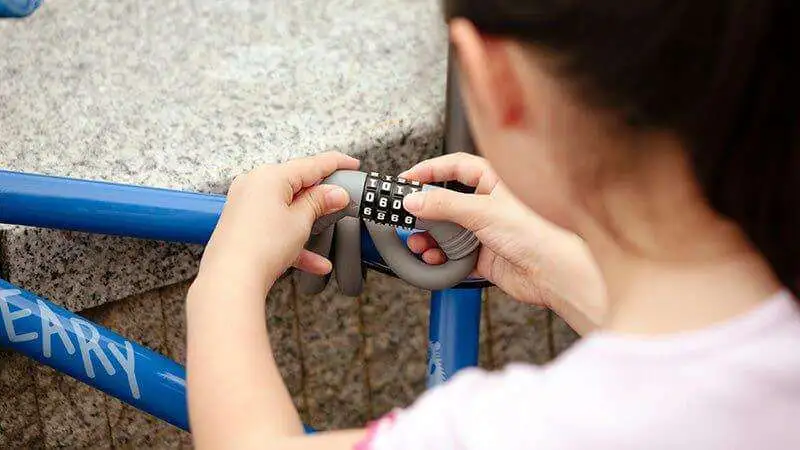 Ulac 1970 Twistable Memory Lock You Can Wrap Anywhere on the Bike - A600M 4 12795fc4 c5c0 4fd8 b70a A600M 4 12795fc4 c5c0 4fd8 b70a