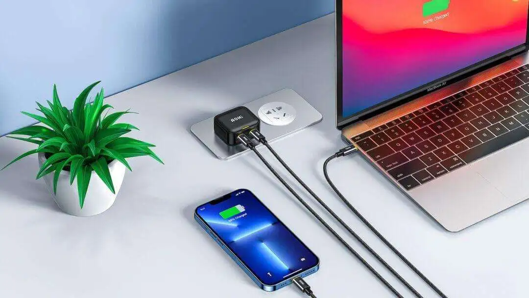 AOHI 40W Charger Adapter Detects Device and Optimizes Power Delivery Accordingly - AOHI Magcube 40 Watt Foldable USB C Fast Charger 06 AOHI Magcube 40 Watt Foldable USB C Fast Charger 06