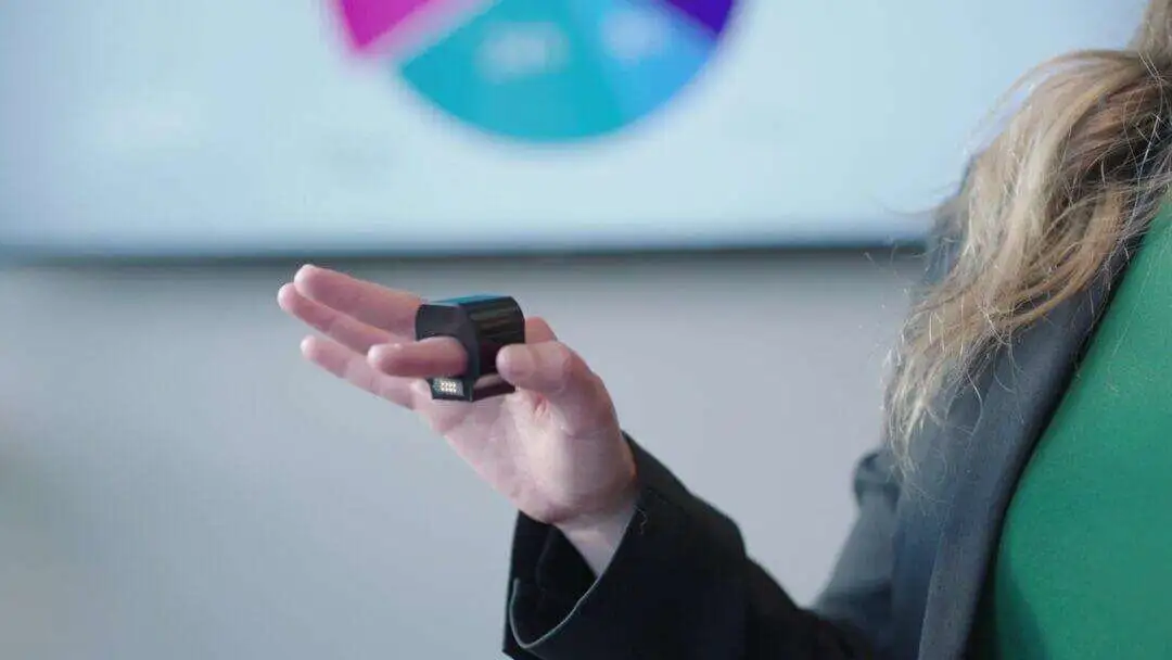 AirPoint Ring Lifestyle New Moment2