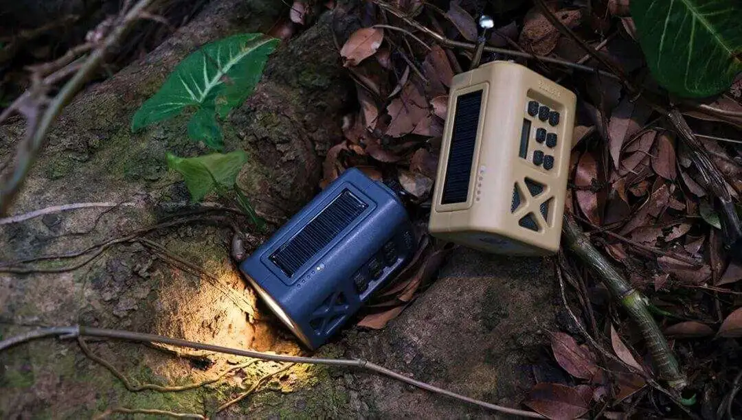 5 Best Portable Phone Chargers for Camping & Hiking - Best Portable Phone Chargers for Camping Hiking Best Portable Phone Chargers for Camping Hiking