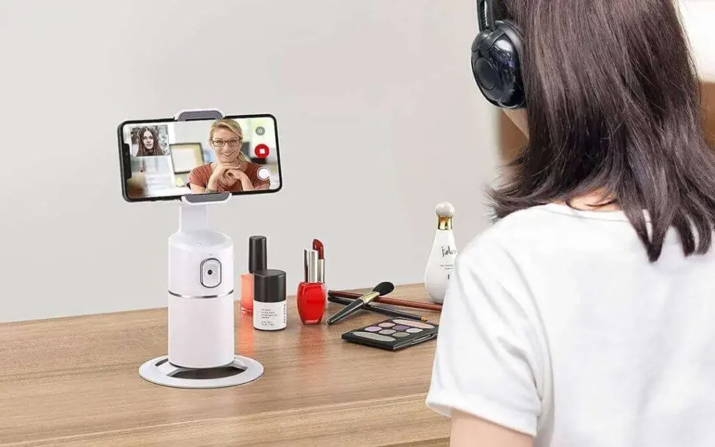 7 Best Auto Tracking Mounts for Your Smartphone - Camrola Camrola