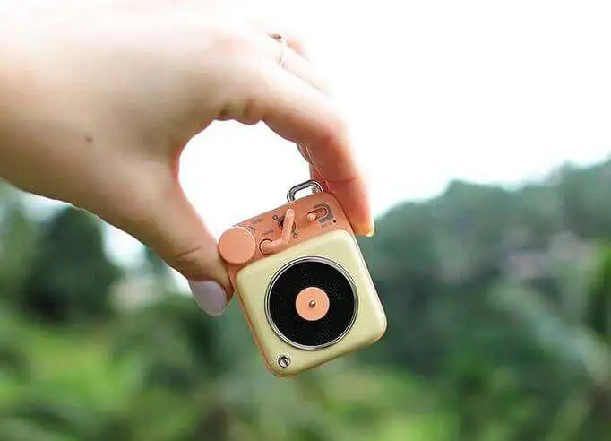 City of Business Man PowerPoint Template list 1 1