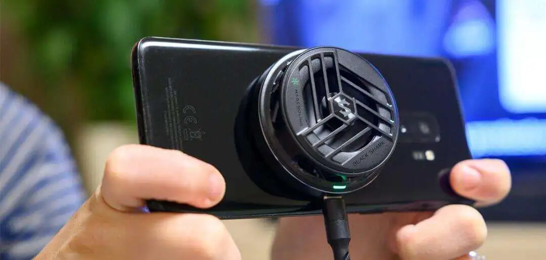 City of Business Man PowerPoint Template list 2