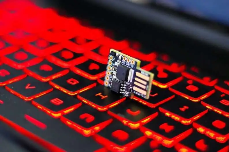 This Crazy Cursor Mouse Destroyer Prank Will Confuse Your Coworker