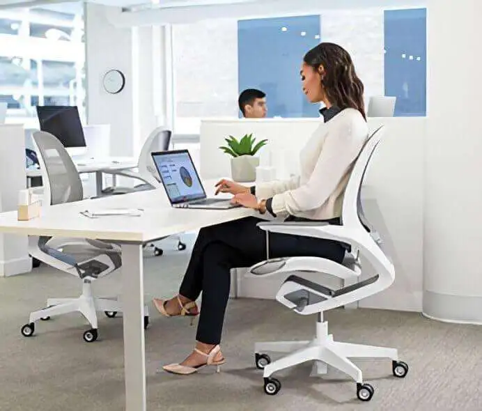 Elea Suspended Desk Chair: Keep You Moving While Sitting - Elea Elea