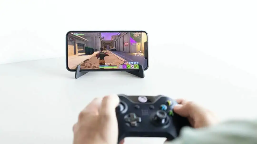 ElevationLab GoStand Adjustable iPhone Stand 03 scaled 1