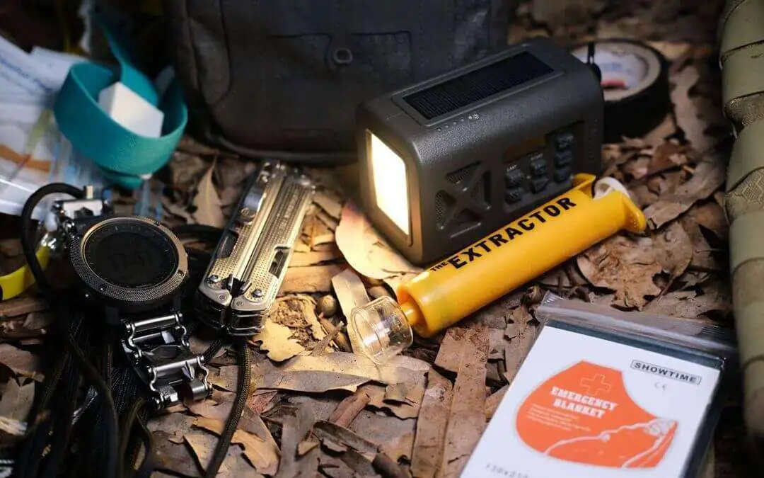 5 Best Hand-Crank Flashlights for Camping & Emergencies - Hand Crank Flashlight Hand Crank Flashlight