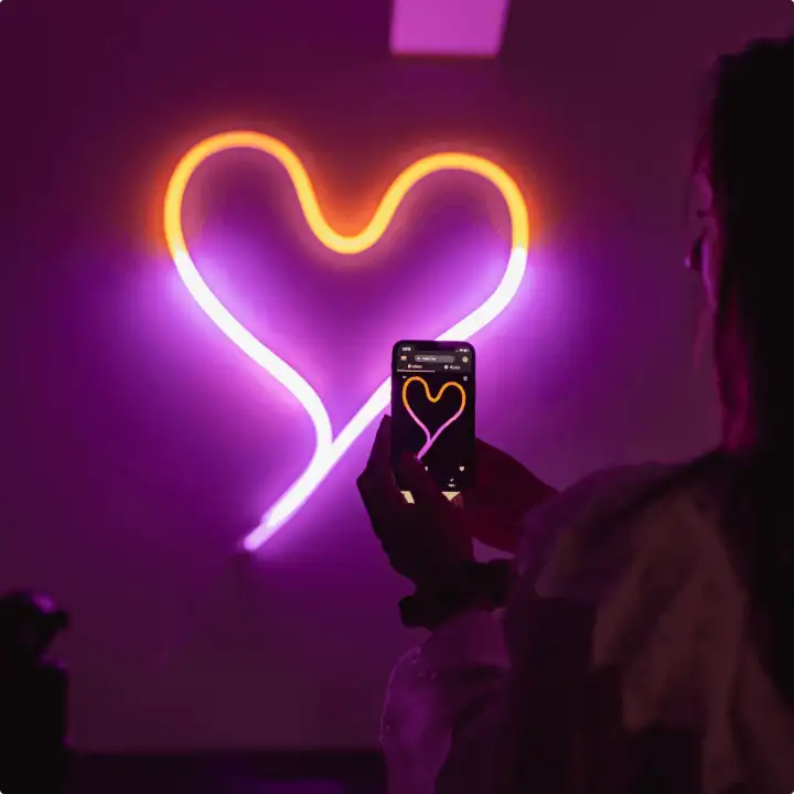 Twinkly Flex Light Tube Offers Flexible Decorations However You Like It - Lifestyle image flex heat Lifestyle image flex heat