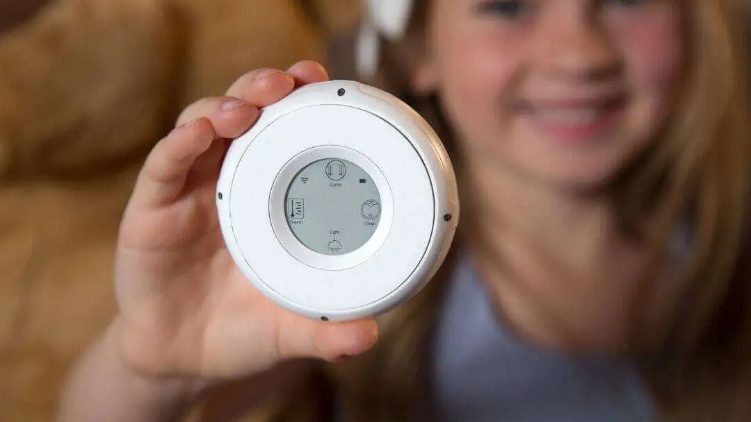 Linxura Compact Portable Smart Home Controller 02