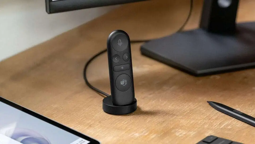 Microsoft Presenter Wireless Presentation Remote 01