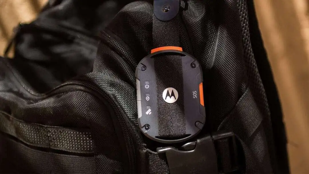 Motorola Defy Satellite Link 01