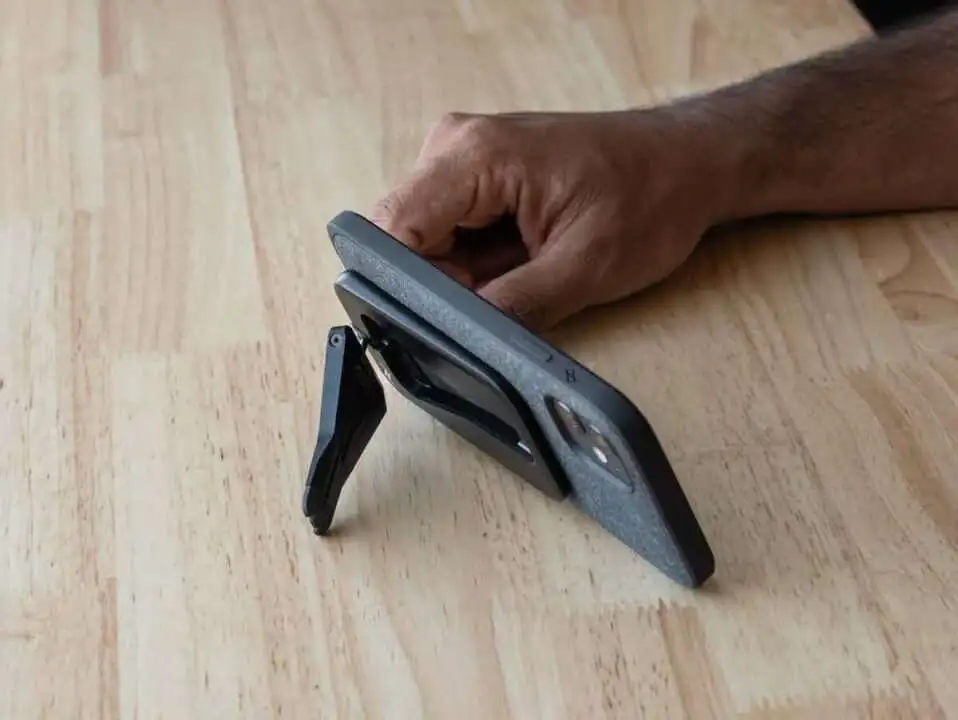 Peak Design Low-Profile Mobile Tripod - Peak Design Mobile Tripod 01 1200x902 1 Peak Design Mobile Tripod 01 1200x902 1