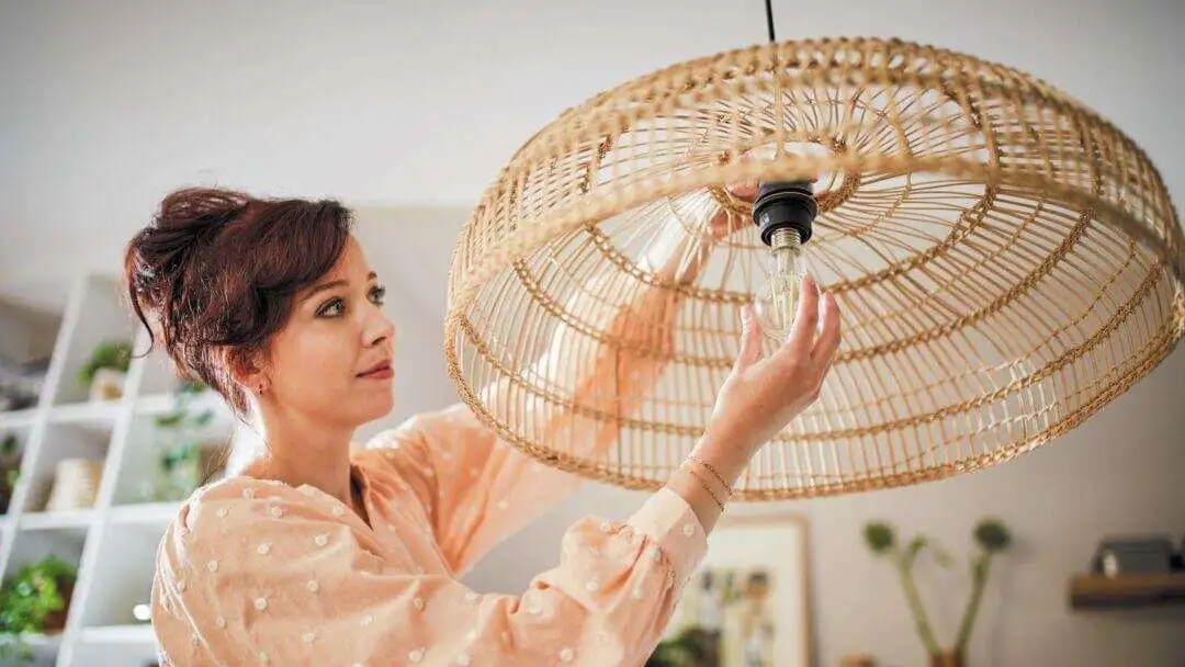 10 High-Tech Gadgets to Make Your Home More Eco-Friendly - Philips Ultra Efficient LED Bulbs Philips Ultra Efficient LED Bulbs