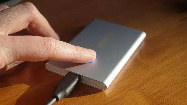 Samsung T7 Portable SSD Protects Your Data with a Fingerprint Reader - Samsung T7 Touch 600x337 1 Samsung T7 Touch 600x337 1