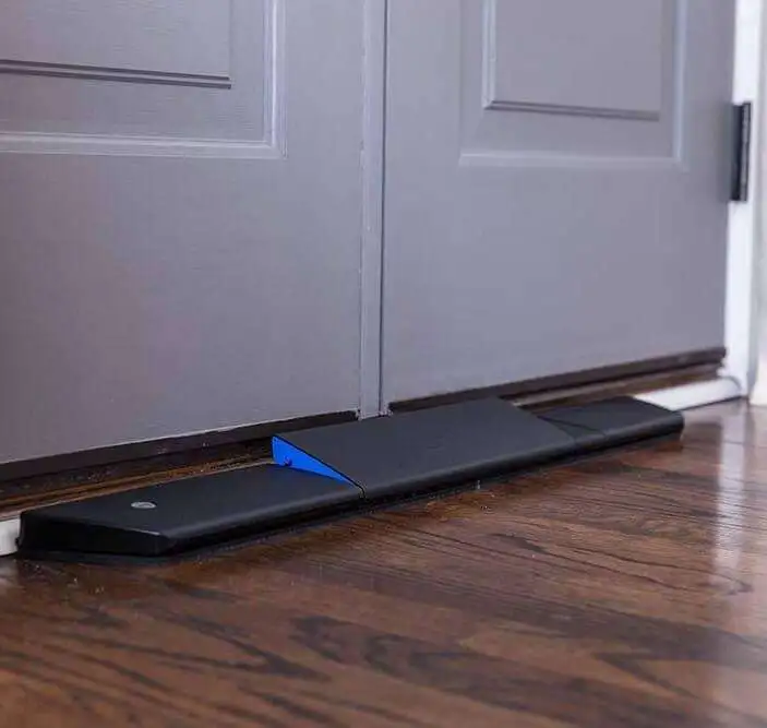 Smartphone-Controlled Door Jammer - Smartphone Controlled Door Jammer Smartphone Controlled Door Jammer