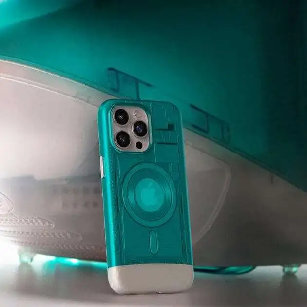 Spigen iPhone 15 Pro Retro iMac G3 Theme