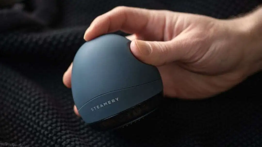 STEAMERY Pilo: Lint Remover That Fits Into Your Pocket - Steamery Pilo 1 new 04 Steamery Pilo 1 new 04