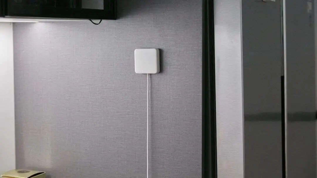 SwitchBot Hub Mini Lets You Control Various IR Devices with Voice - SwitchBot Hub Mini Compact Learning Smart Home Hub 03 SwitchBot Hub Mini Compact Learning Smart Home Hub 03