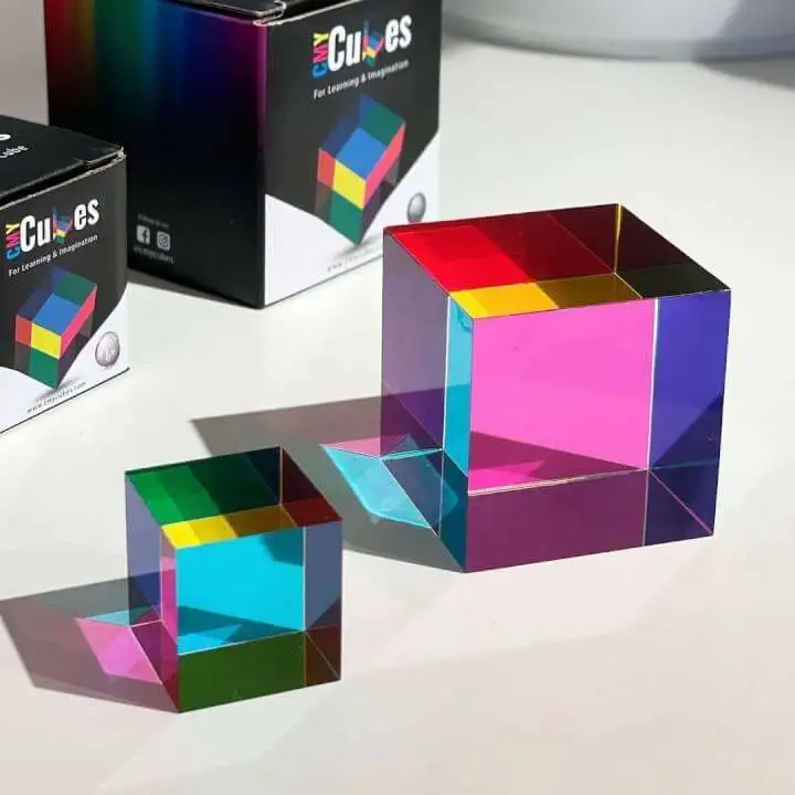 This Cube Mini provides endless color mixing fun