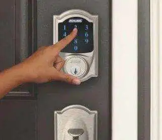 Smart Deadbolt to Control Access to Home with a Password - ezgif.com webp to jpg 7 e1600121648874 ezgif.com webp to jpg 7 e1600121648874