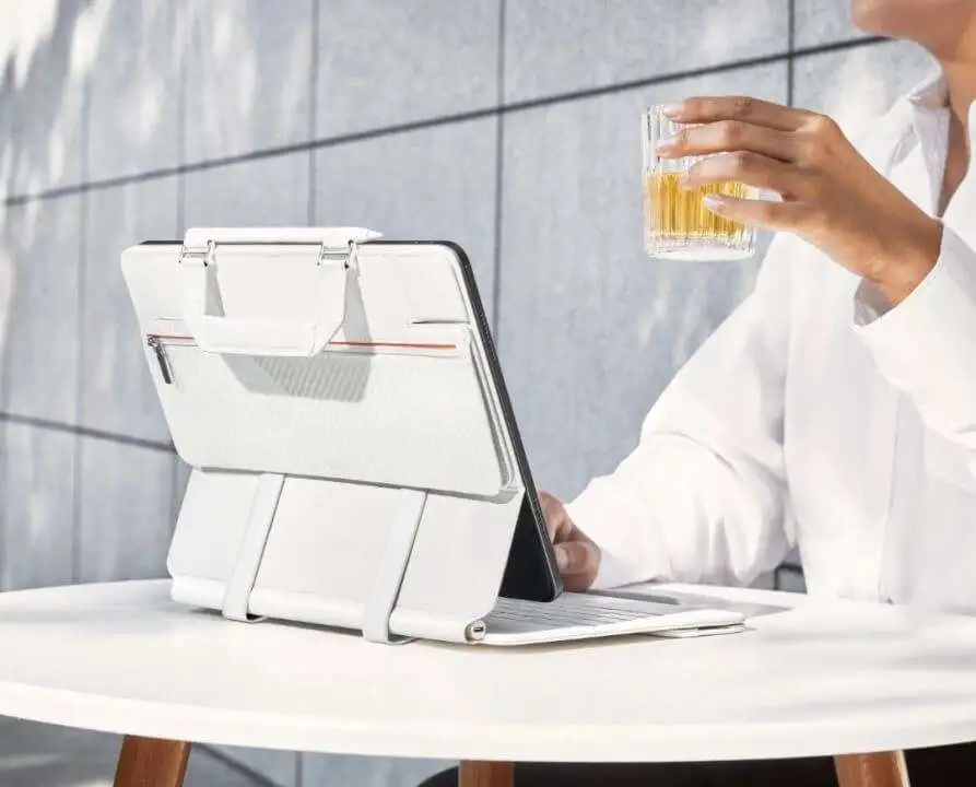 PITAKA's Innovative iPad Carrying Case Lets You Set Workstation in a Second - flipbook case seciton4 2 flipbook case seciton4 2