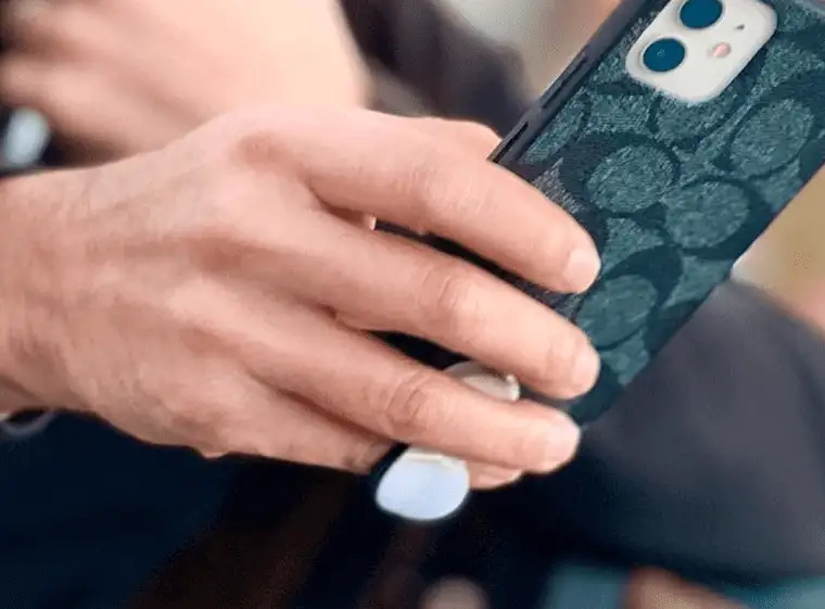 Incredible Travel Smartphone Accessories to Buy in 2025 - image 176 image 176