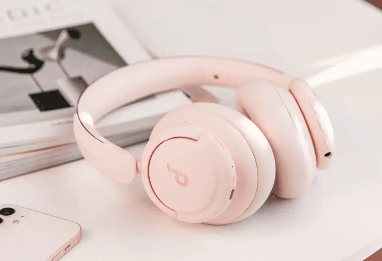 12 Christmas Gifts She Will Actually Use (And Love!) - image 267 image 267