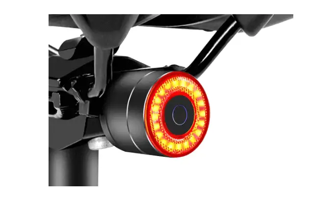 7 Smart Bicycle Tail Lights That Auto Turn On as You Move - image 4 3 image 4 3