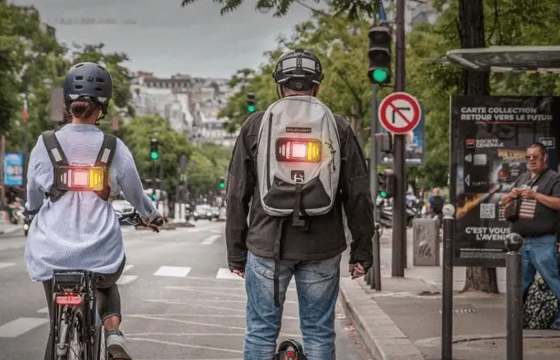 Top Wearable Gadgets That Are Perfect for Holiday Gifts - image 77 image 77