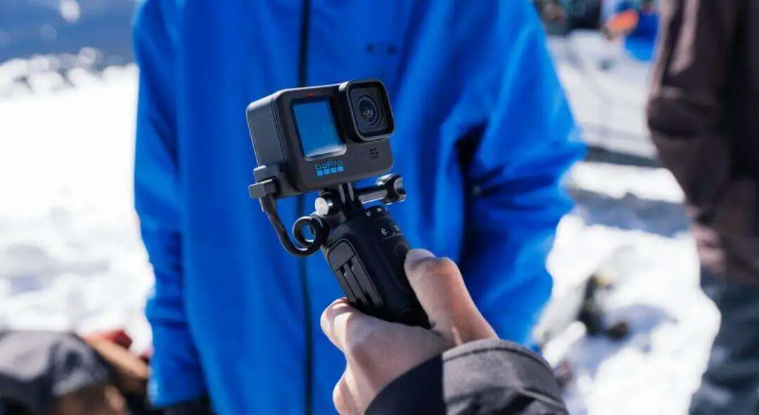 GoPro Volta: Camera Grip That Provides Extra 4 Hours of Recording - pdp h10b volta gallery 10 pdp h10b volta gallery 10